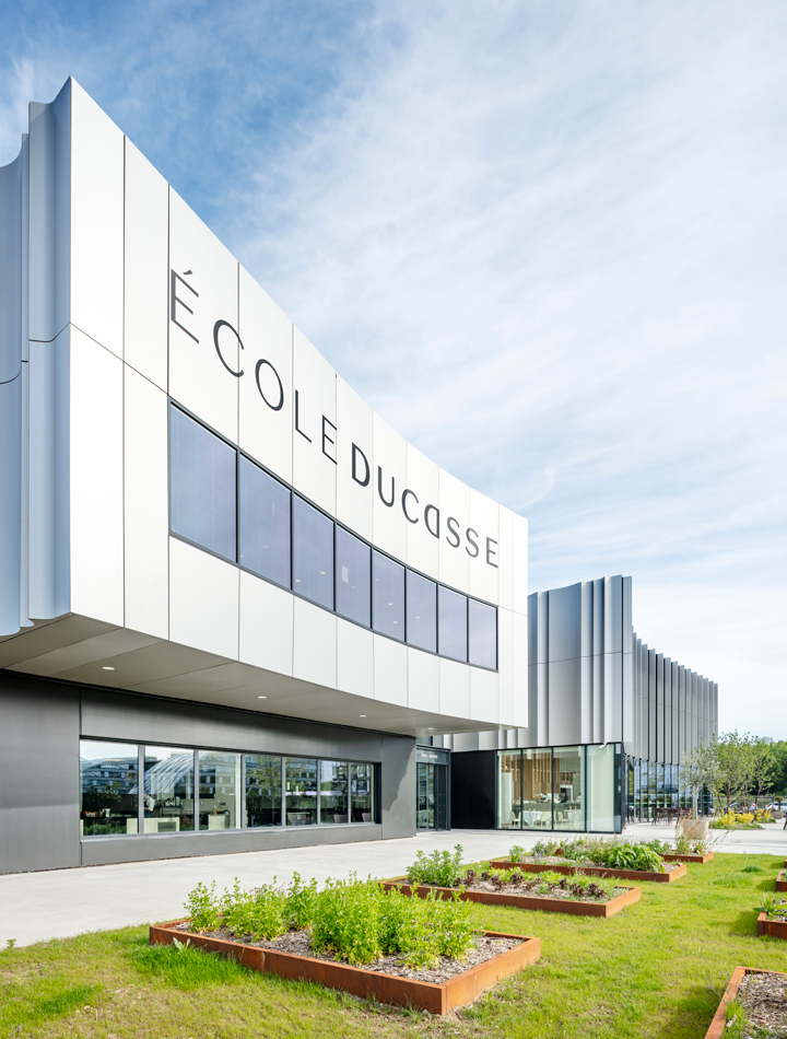 Ecole Ducasse – Paris Campus, Meudon, parvis