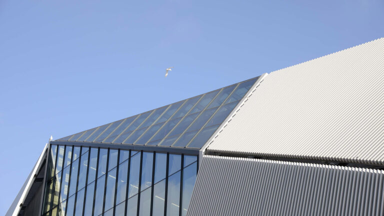 Les Eleis Centre commercial, Cherbourg, façade