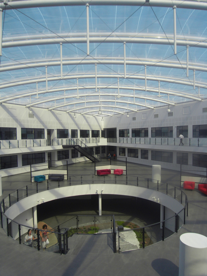 Helios Research centre, Saint-Jean-de-Braye, glass roof
