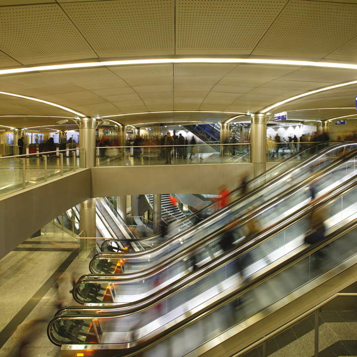 meteor saint lazare, transport, gare saint lazare, metro