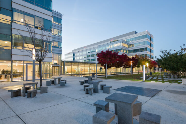 Campus Dassault Systemes, Vélizy, parvis