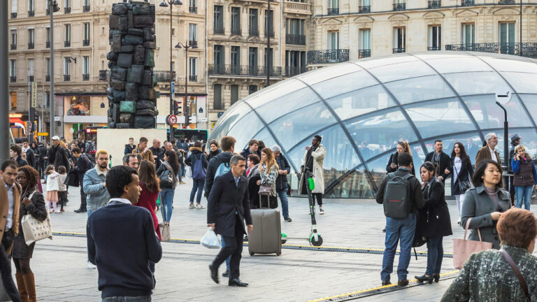 meteor saint lazare, transport, gare saint lazare, metro