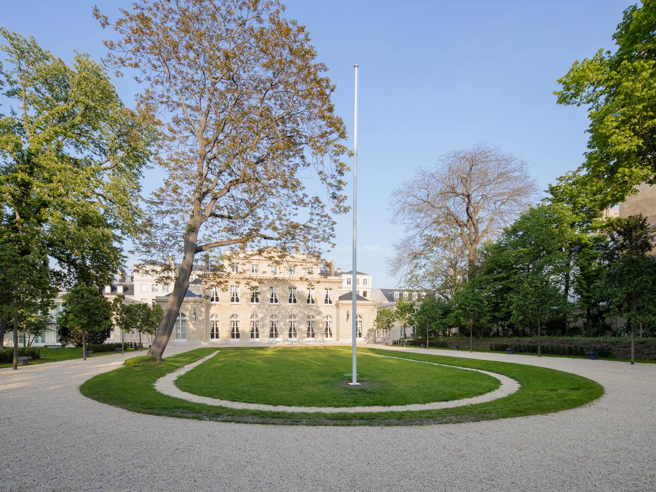 Chinese embassy, paris, photo