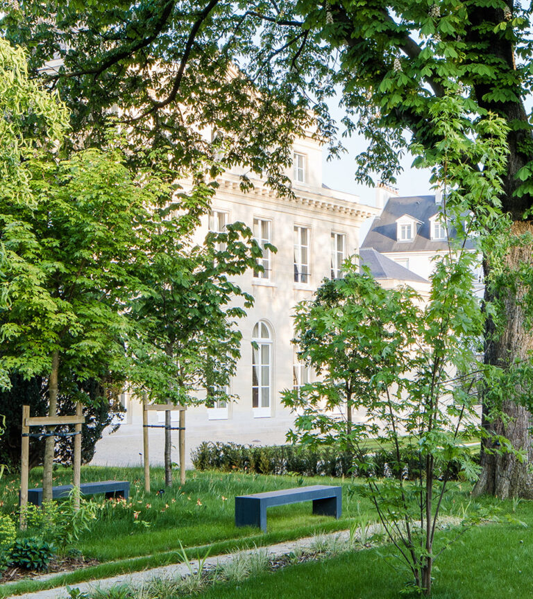 Chinese embassy, paris, photo